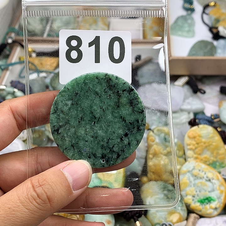 翡翠颈饰未镶嵌龙****6翡翠