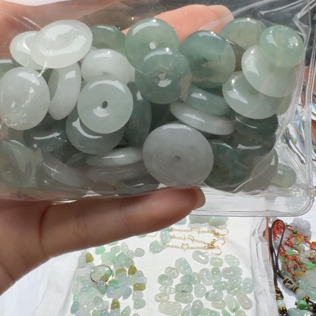 未镶嵌挂件翡翠福利1个，不包邮，拍一单邮费发货