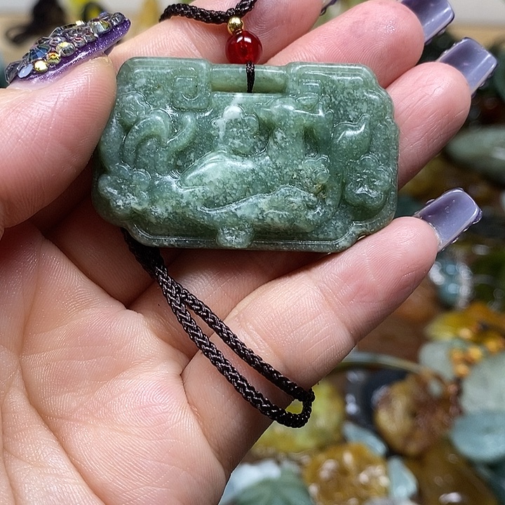 蛇纹石玉吊坠未镶嵌