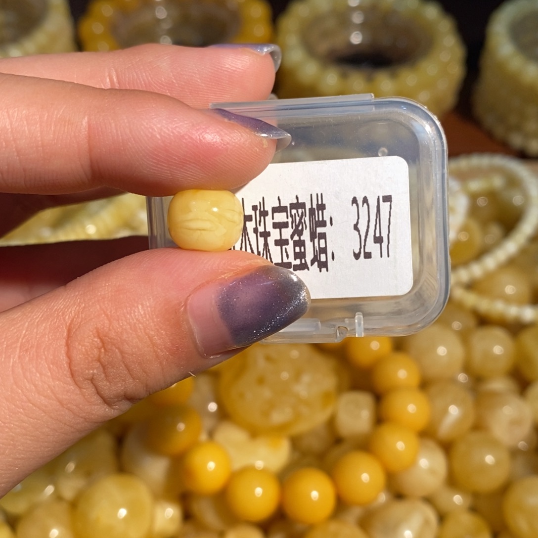 琥珀未镶嵌珠宝奇石3247