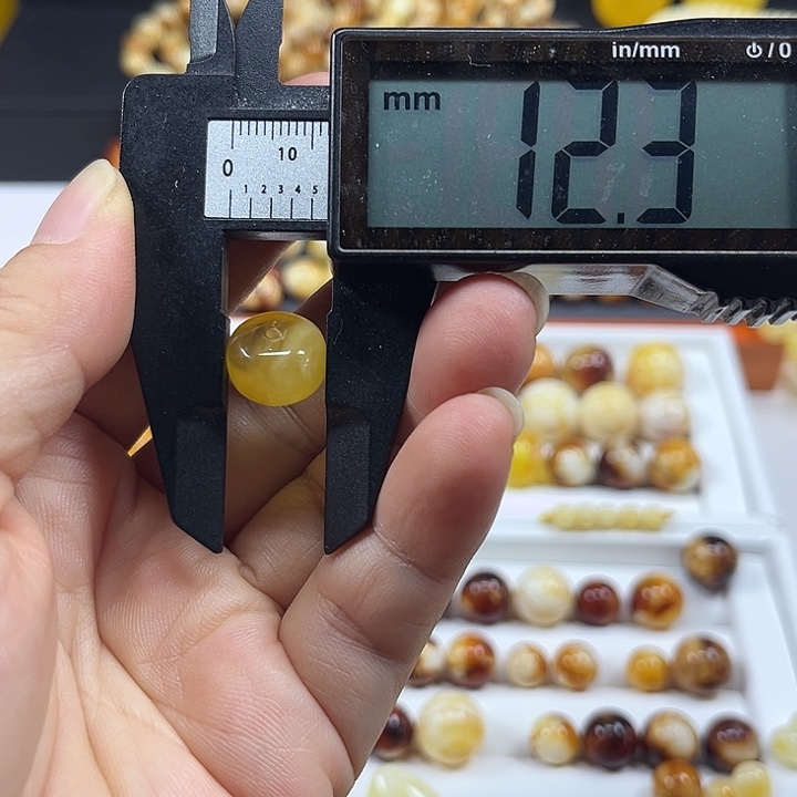 琥珀颈饰未镶嵌12