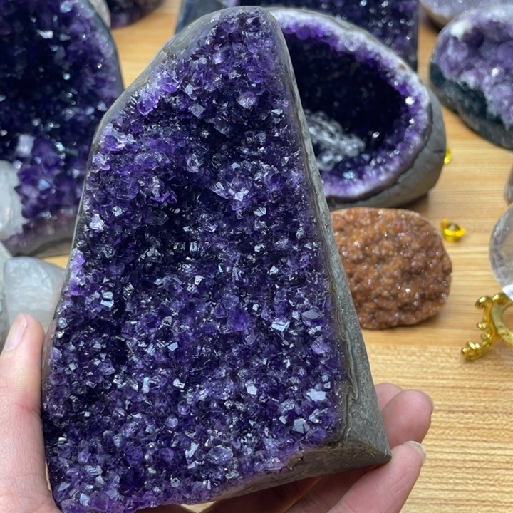 紫晶水晶摆件未镶嵌
