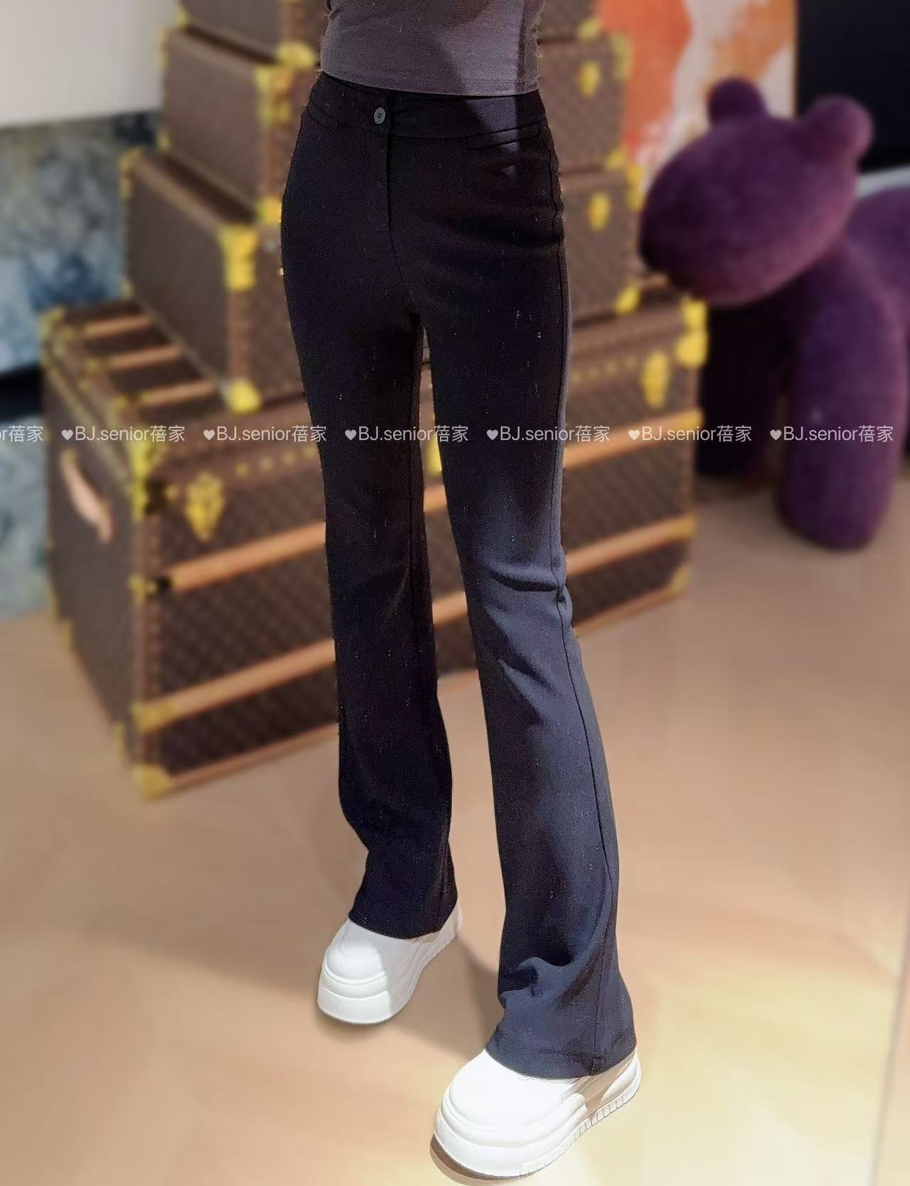 BJ.senior 【城市日记】斜纹料喇叭显瘦黑裤（会勾丝介意慎拍）- 005