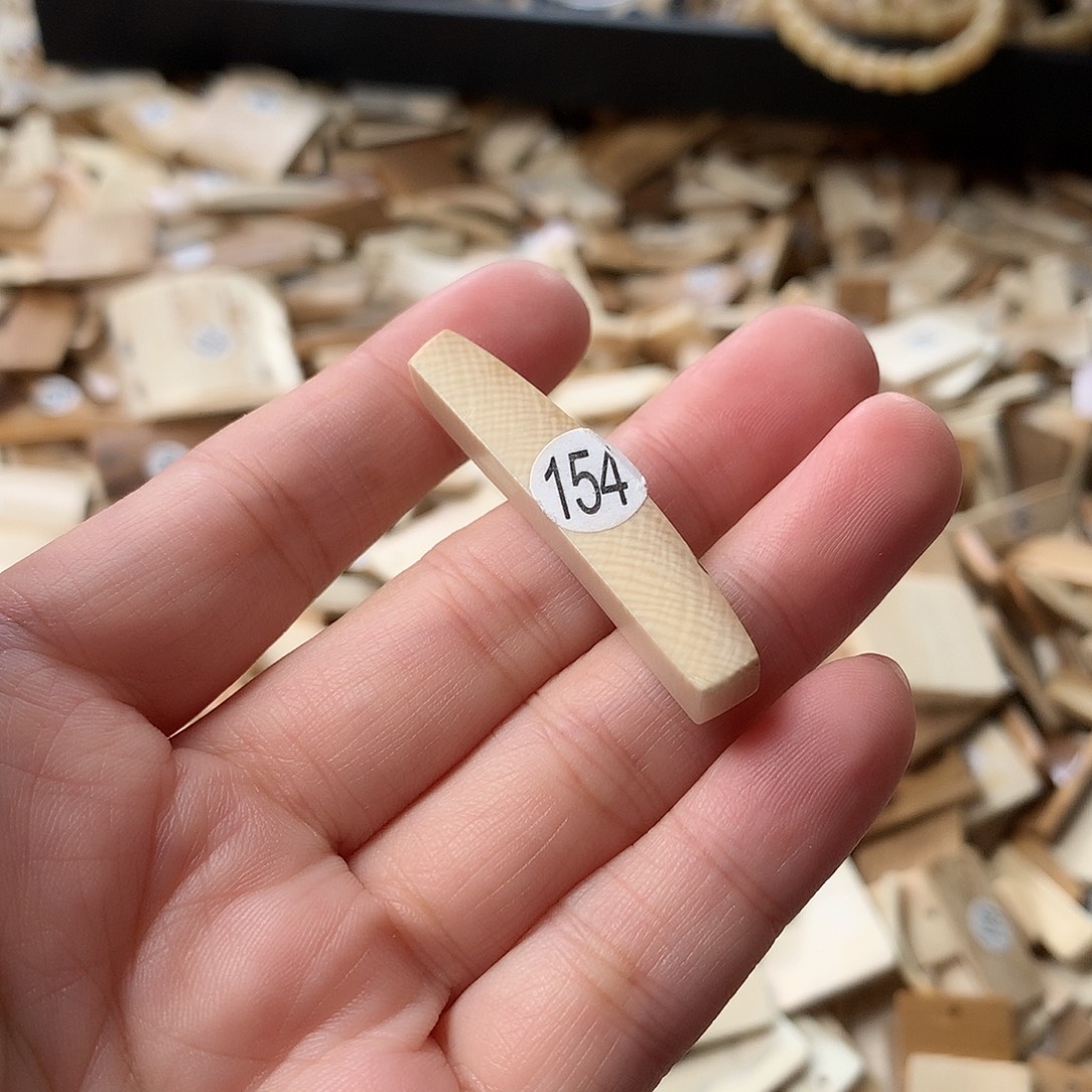 泥塑不打孔联系客服