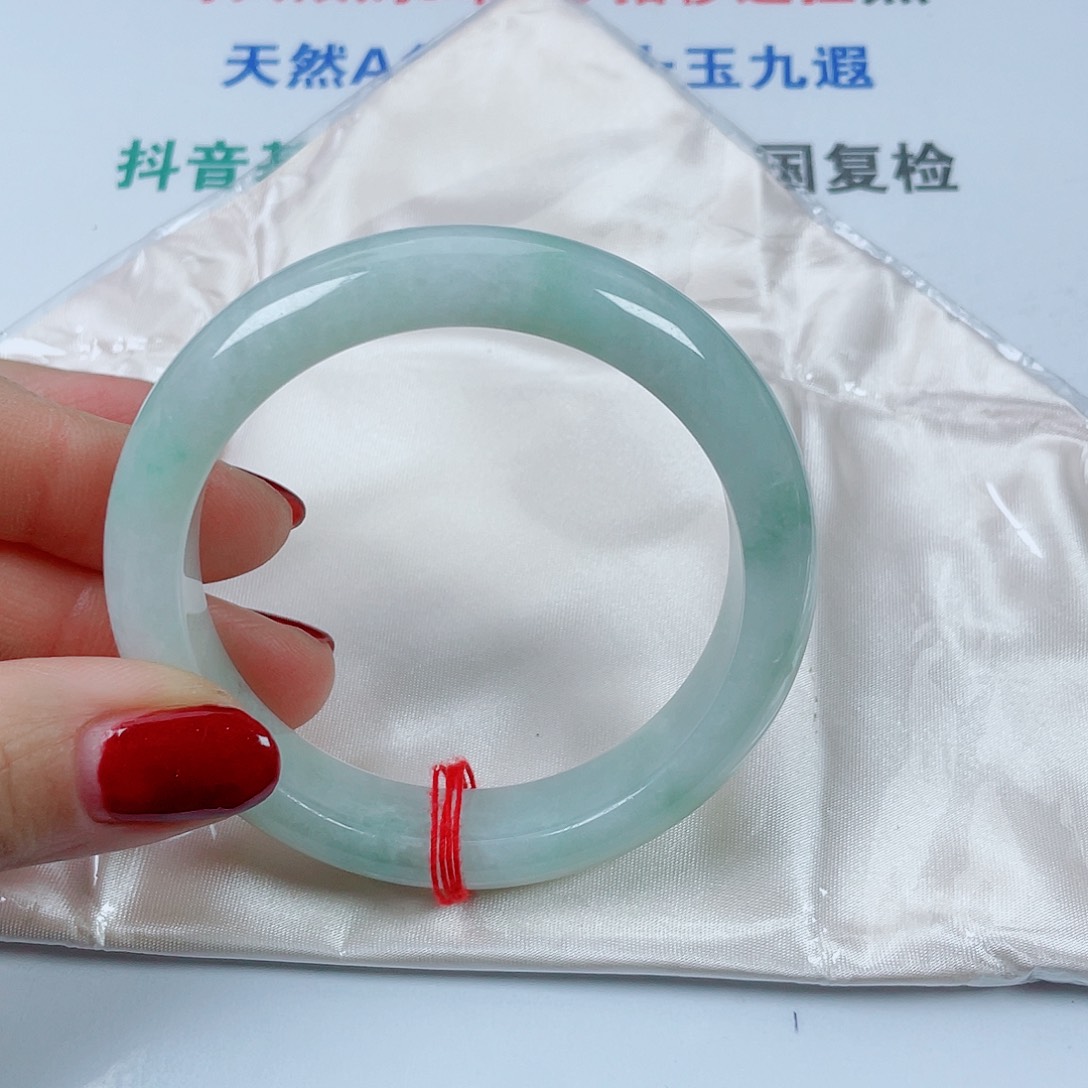 翡翠未镶嵌手镯圈口57.5宽13厚8.6