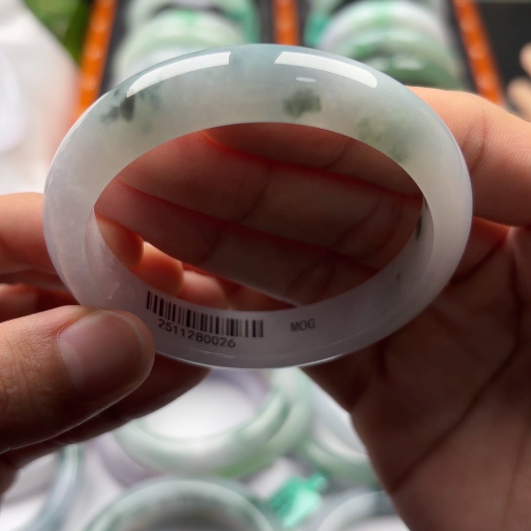 翡翠未镶嵌手镯5758 81