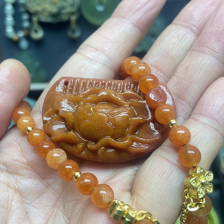 未镶嵌蛇纹石玉颈饰