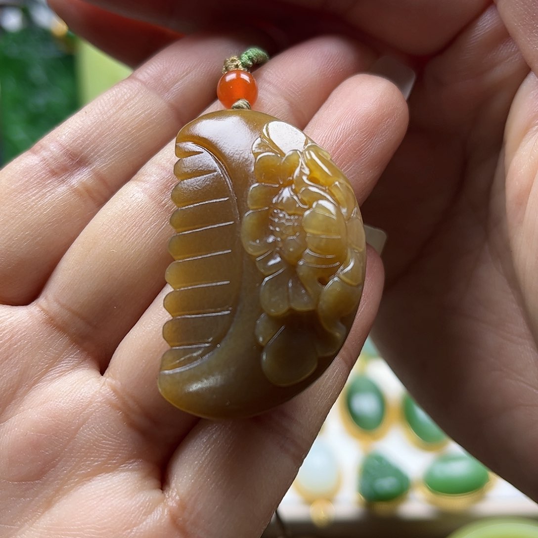 和田玉吊坠未镶嵌