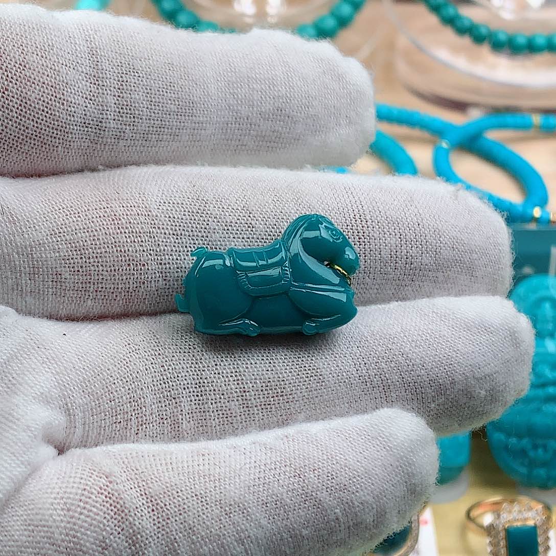 绿松石颈饰未镶嵌