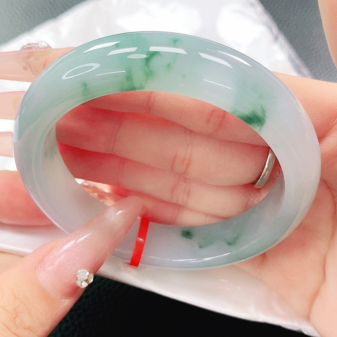 翡翠未镶嵌手镯55圈