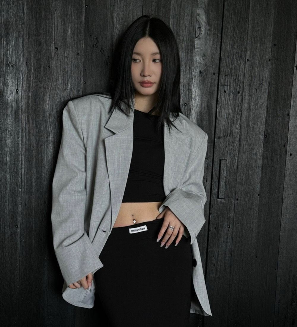 灰色宽松西装外套冷淡风高级感复古春秋通勤上衣大牌西服