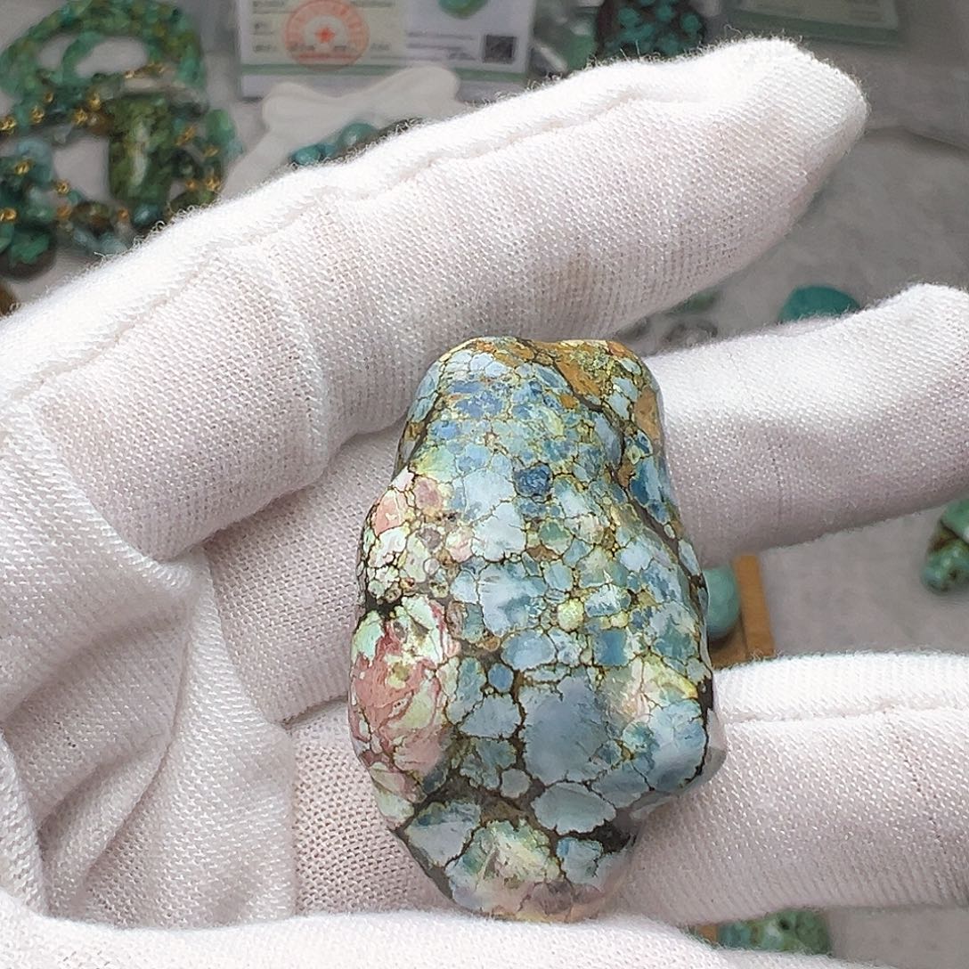 绿松石未镶嵌珠宝奇石