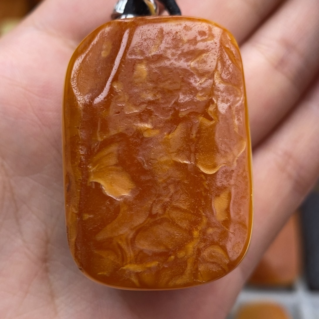 琥珀吊坠(赠链)未镶嵌