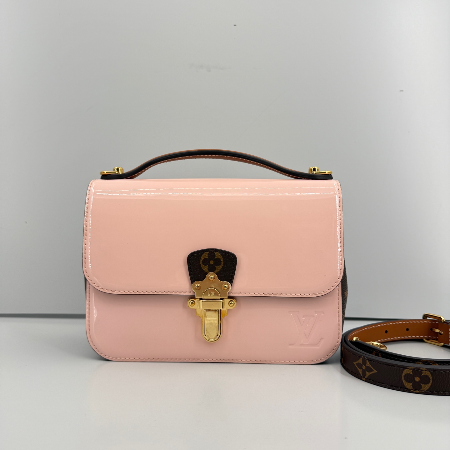 95新 LouisVuitton/路易威登 优选/粉色漆皮邮差包无裂/22×17×8