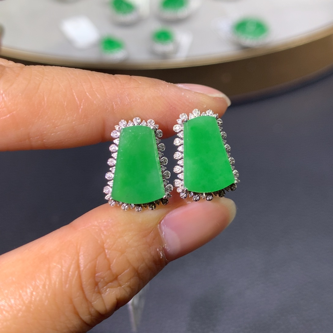 翡翠耳饰18K金镶嵌翡翠