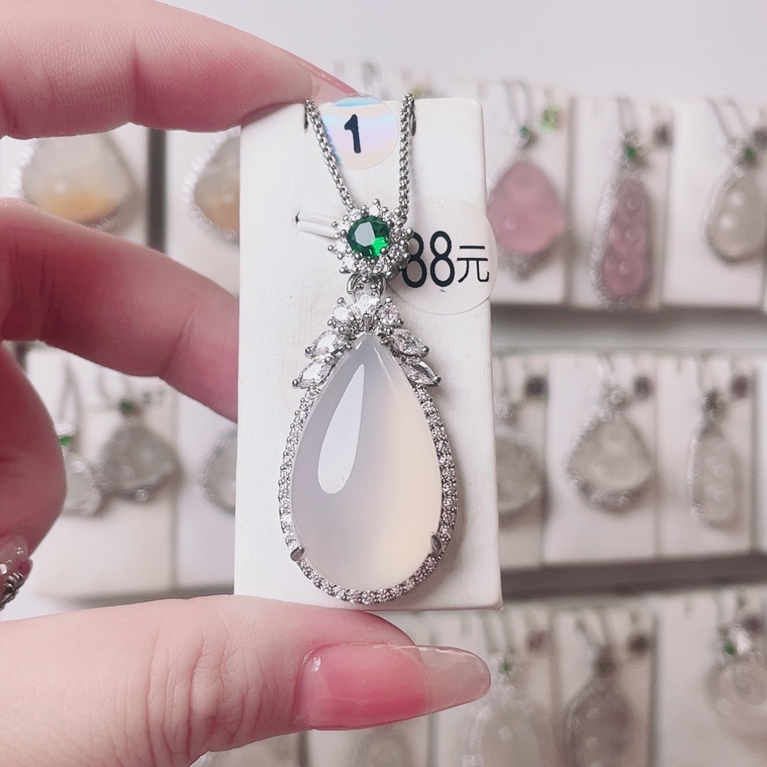 玛瑙/玉髓未镶嵌颈饰