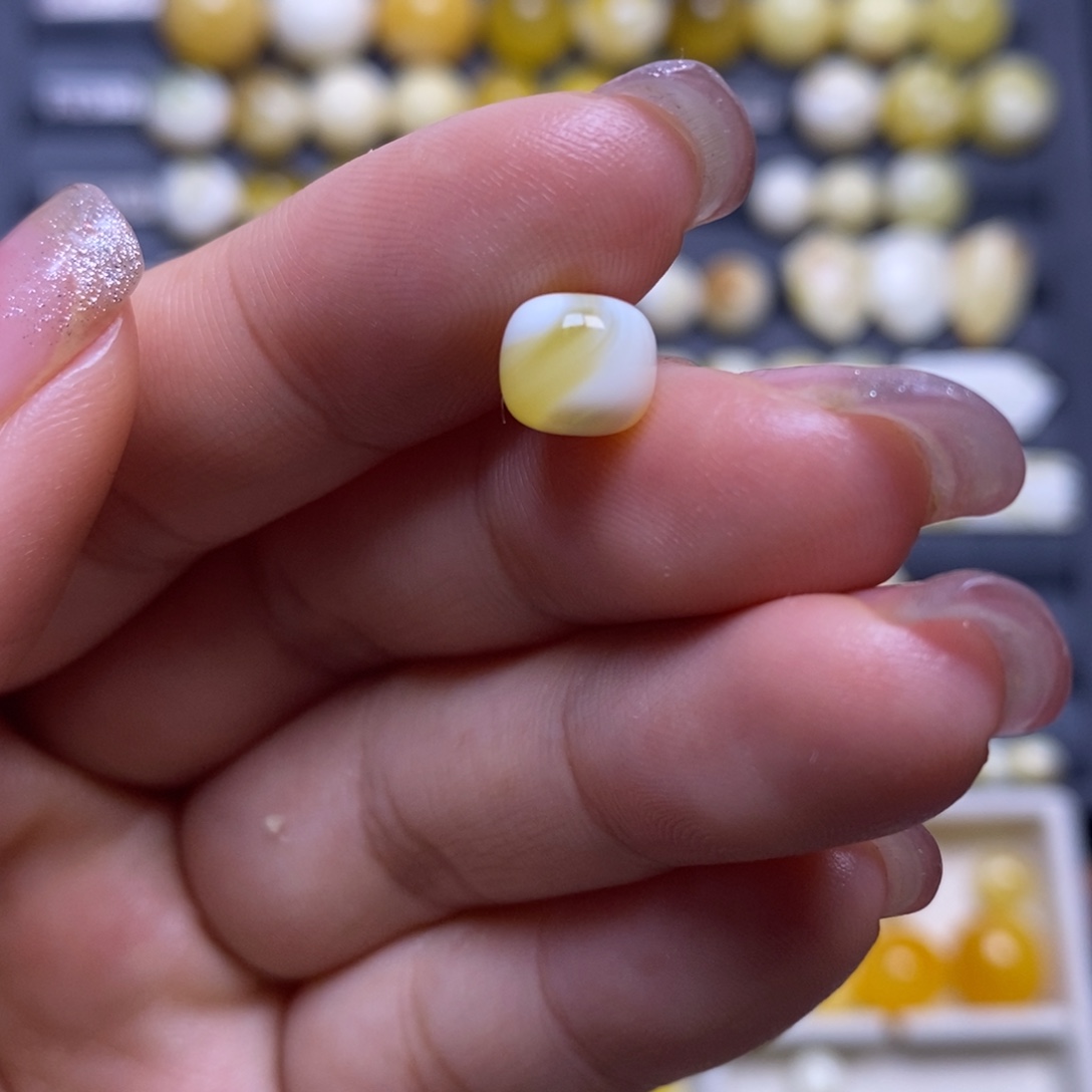 蜜蜡未镶嵌珠宝奇石金白妖花老型7.8*7mm