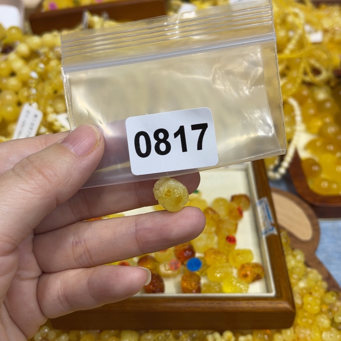 琥珀珠宝奇石未镶嵌
