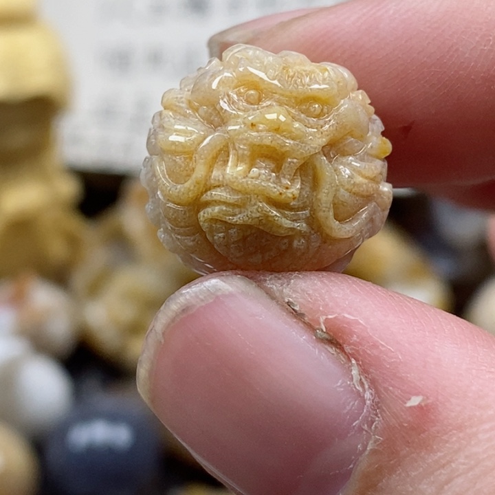 颈饰未镶嵌硅化珊瑚（珊瑚玉）通孔 