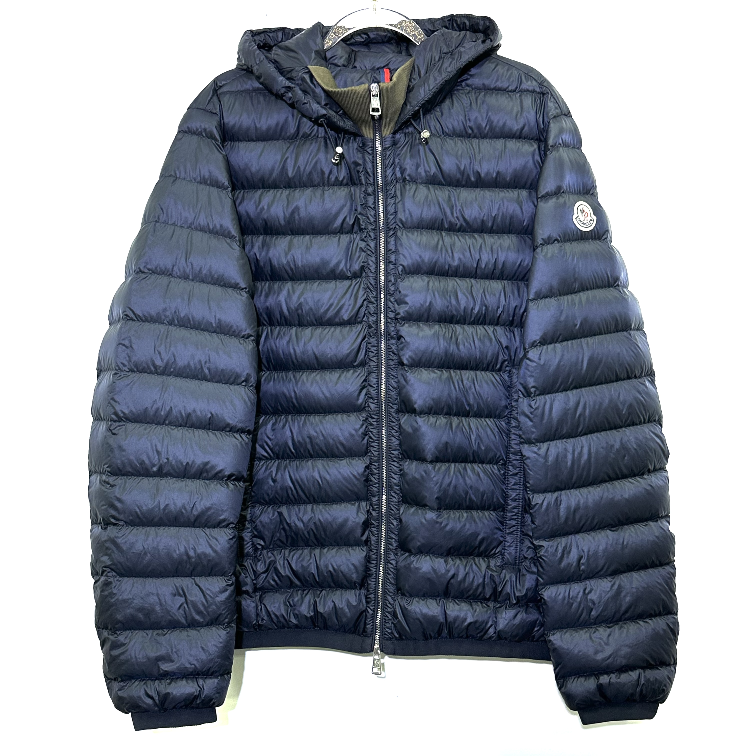 未使用 MONCLER 经典logo黑色羽绒外套 0988