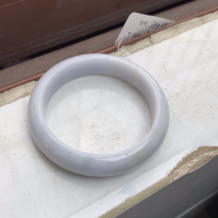 翡翠手镯未镶嵌翡翠手镯