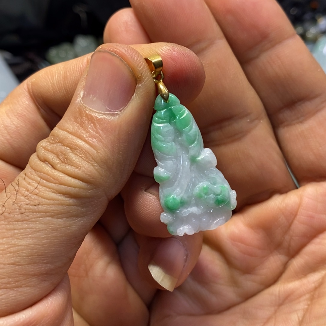 翡翠未镶嵌颈饰天然缅甸翡翠A货飘花白菜吊坠