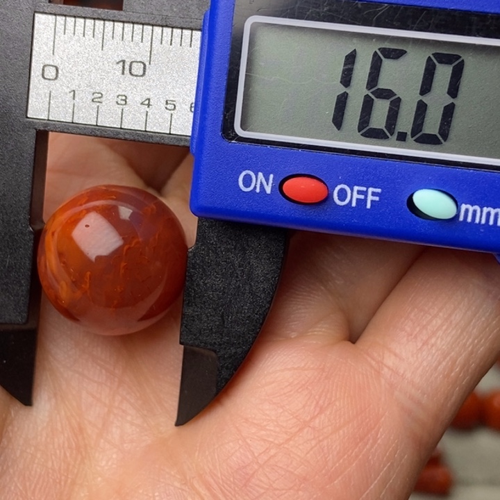 南红玛瑙配饰未镶嵌路*人有瑕疵