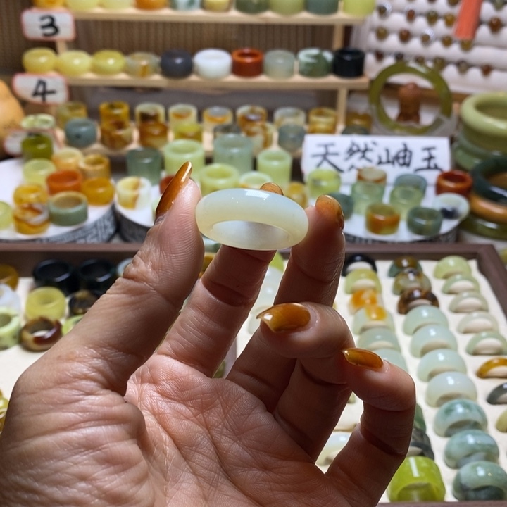 随***风岫玉未镶嵌戒指岫玉精品指环