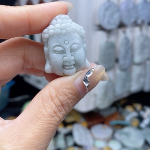 翡翠颈饰未镶嵌翡翠