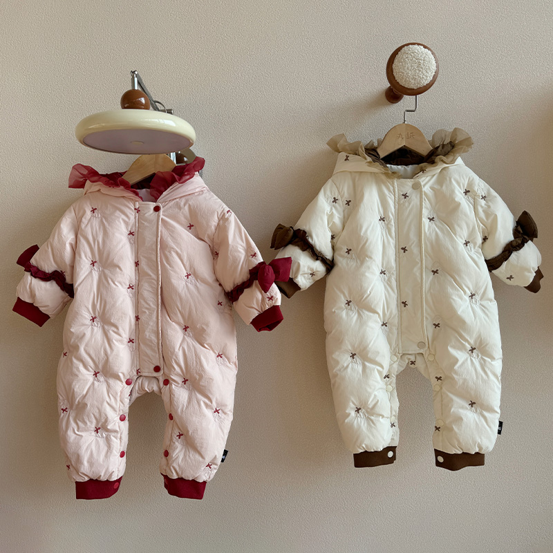 婴幼童羽绒服卡通亲肤童装冬装保暖蝴蝶结连体羽绒服WZ86032