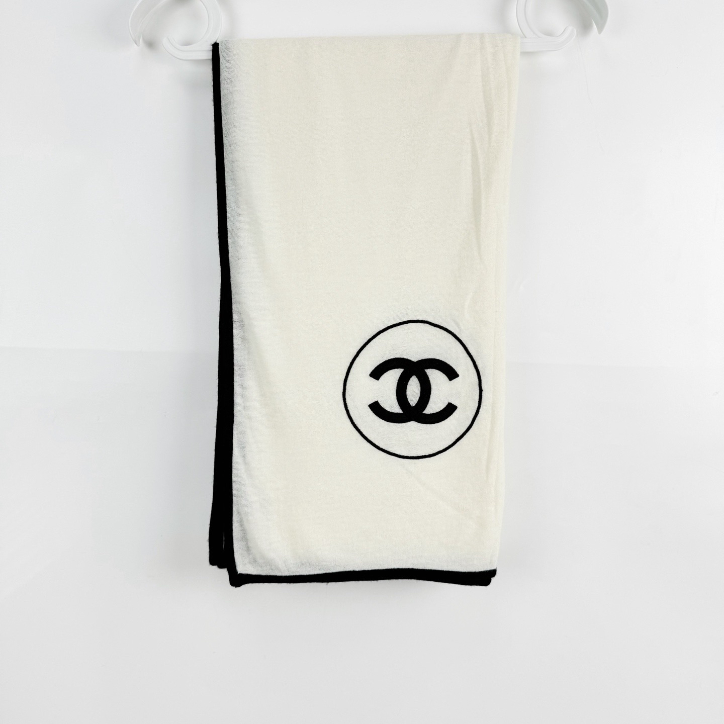 99新 Chanel/香奈儿 CHANEL香奈儿 白色羊绒围巾 99新 sz0109