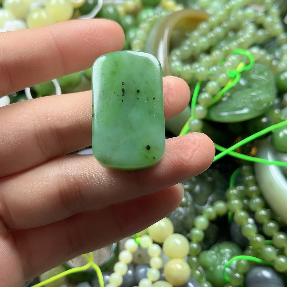 和田玉（碧玉）未镶嵌颈饰