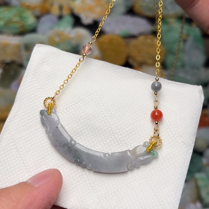 翡翠颈饰未镶嵌吊坠