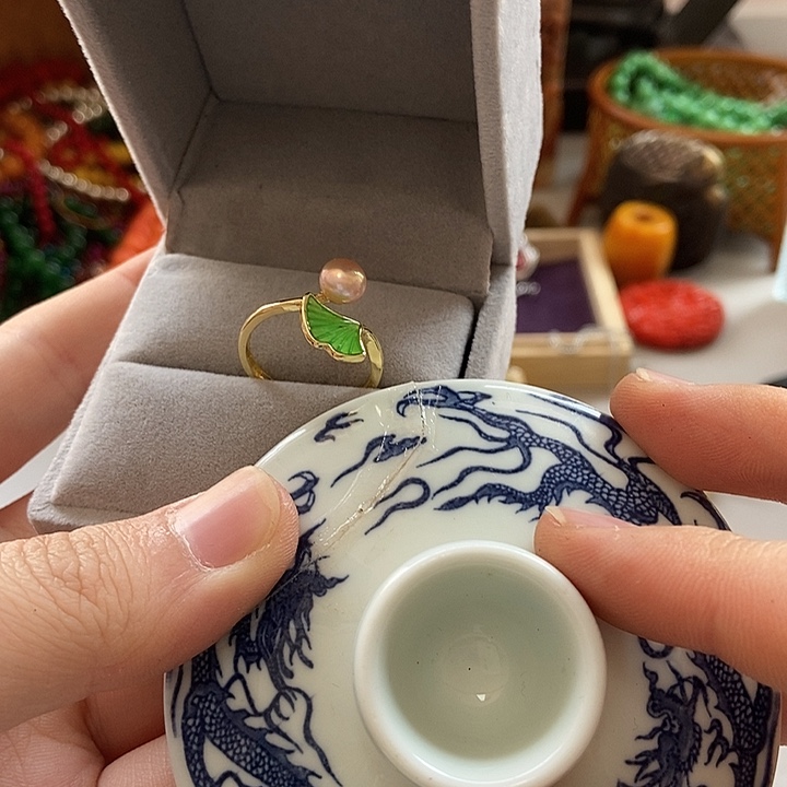 瓷片不会哈哈哈哈哈哈哈哈