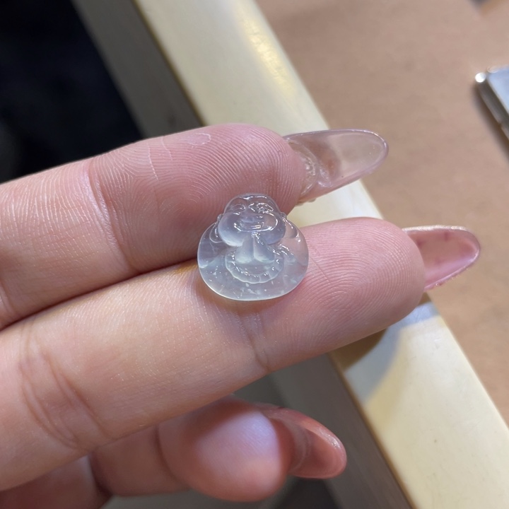 翡翠颈饰未镶嵌佛公