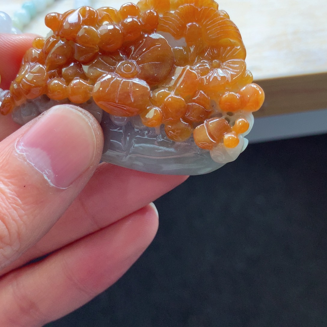 翡翠颈饰未镶嵌吊坠