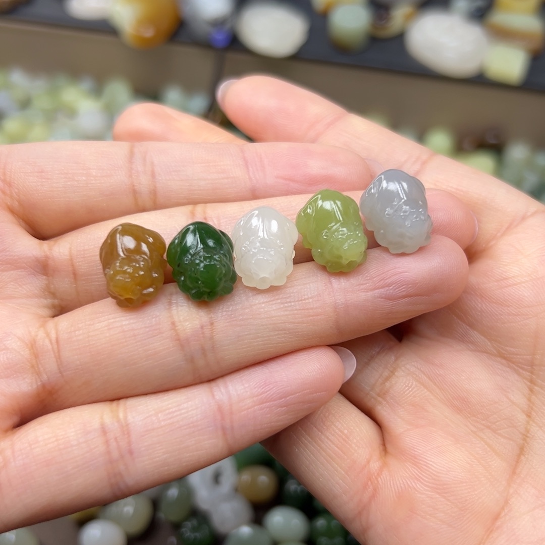 和田玉未镶嵌颈饰128一个多样性发其一