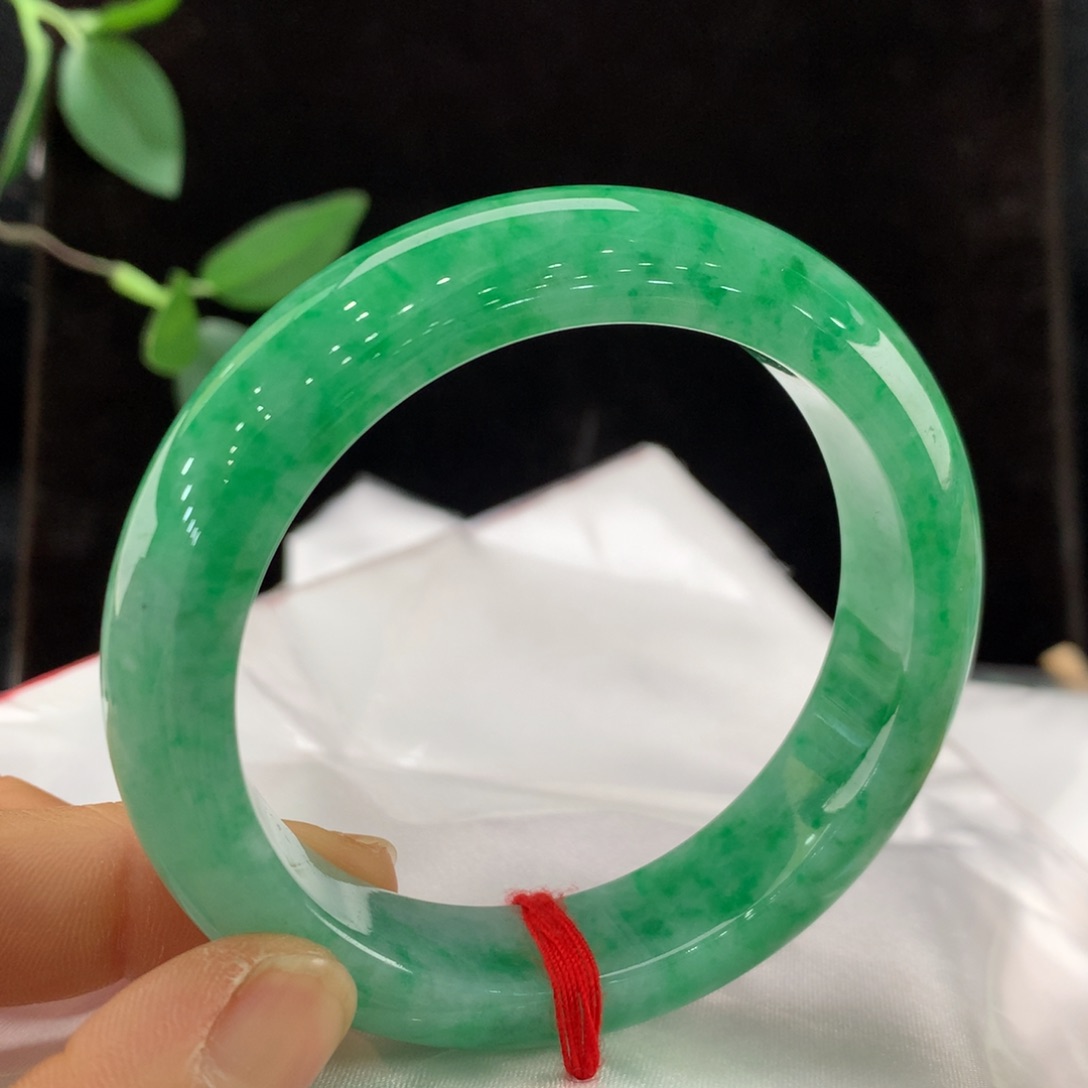 翡翠手镯未镶嵌用****4总价5万。-0149