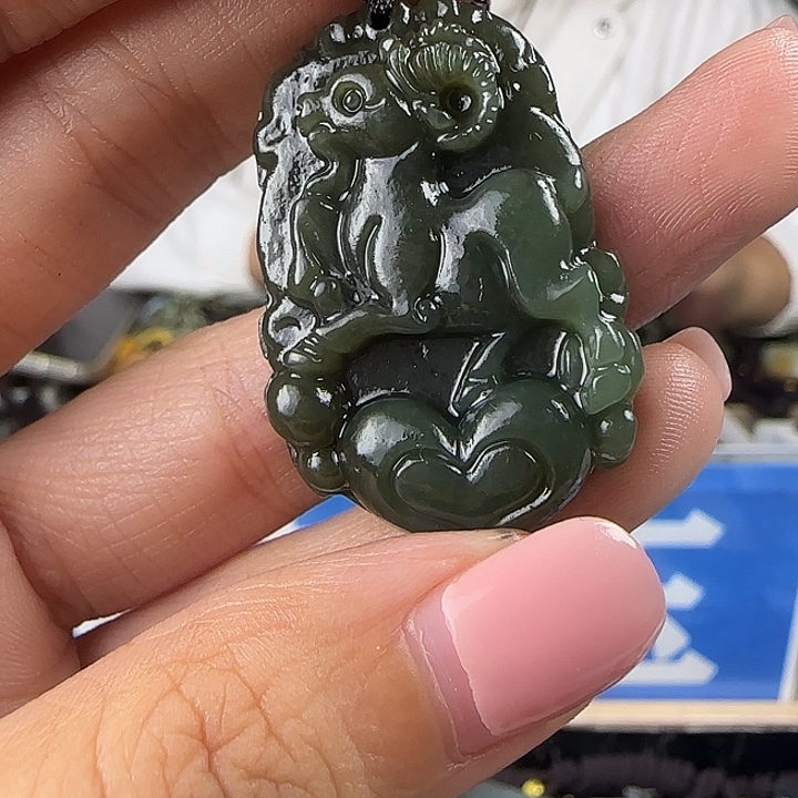 颈饰未镶嵌和田玉