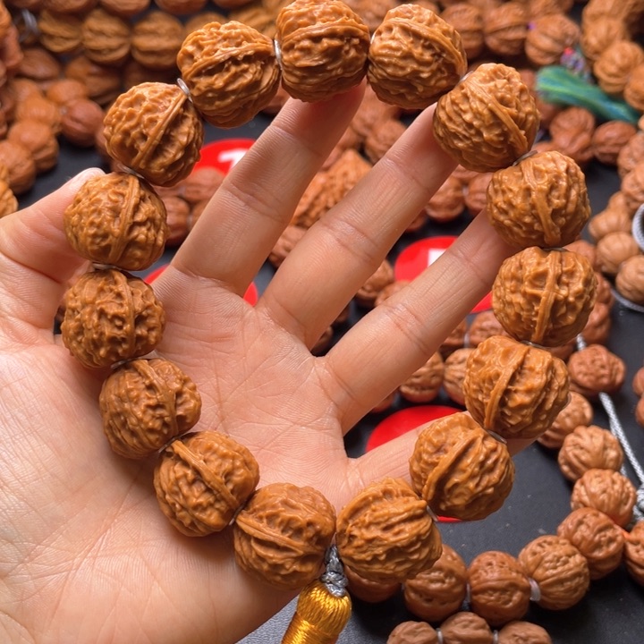 文玩核桃吊坠蛤蟆背