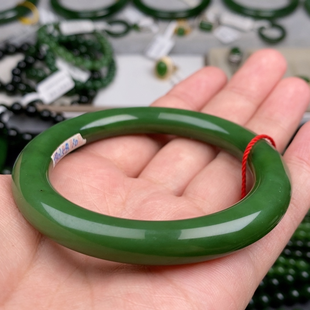 未镶嵌手镯和田玉（碧玉）～****）