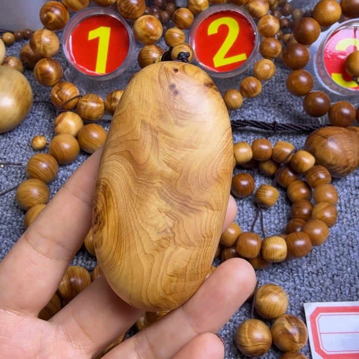 崖柏太行崖柏手把件一个
