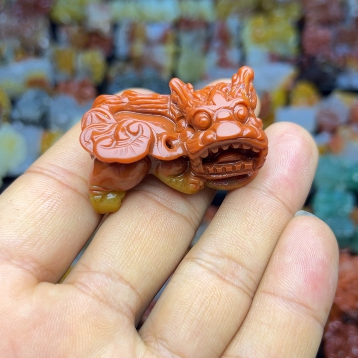 石英质玉（黄龙玉）未镶嵌颈饰