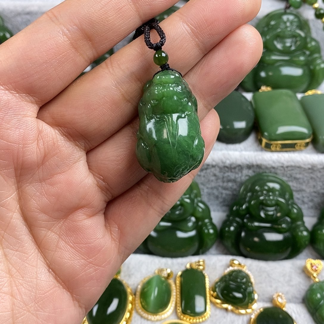 老***张和田玉（碧玉）未镶嵌颈饰
