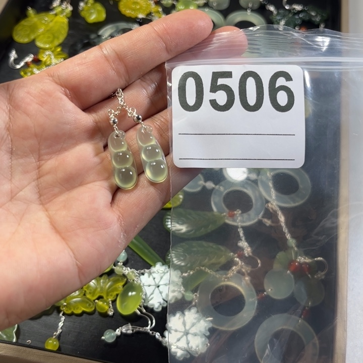 蓝***雪蛇纹石玉合金耳饰