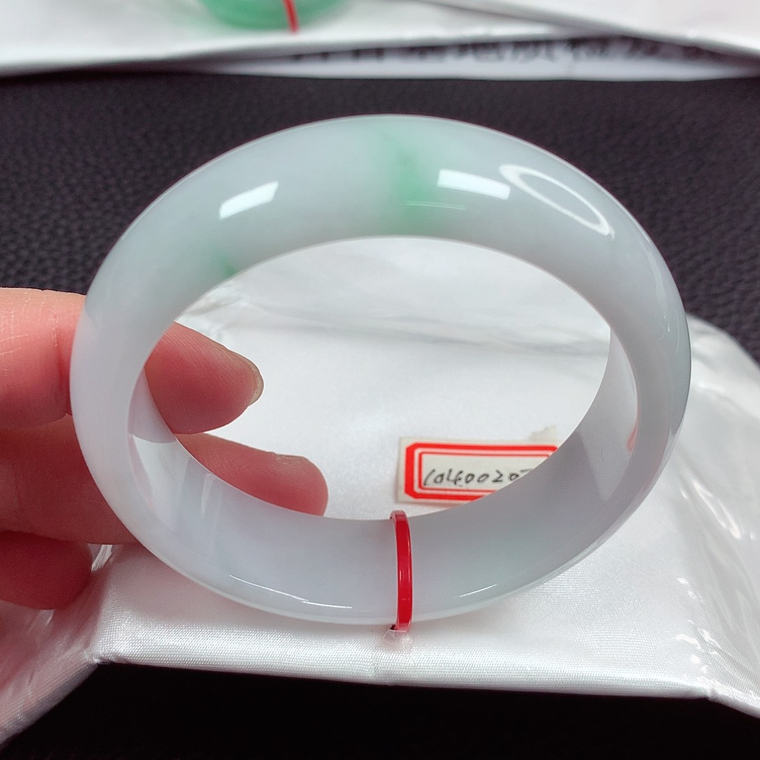 翡翠手镯未镶嵌天然翡翠手镯