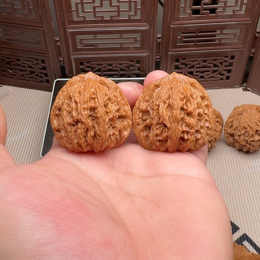 鸿***板把件文玩核桃42.5全品麦穗虎头