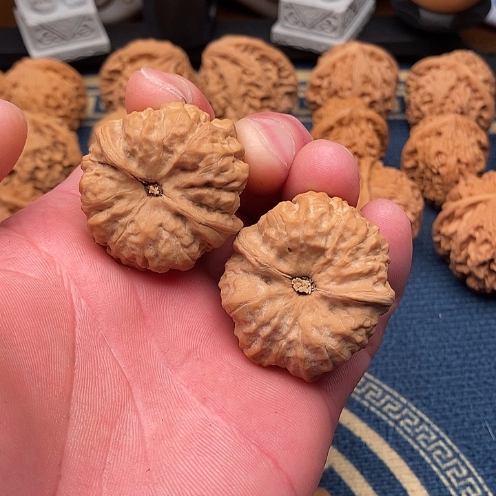 文玩核桃吊坠蛤蟆