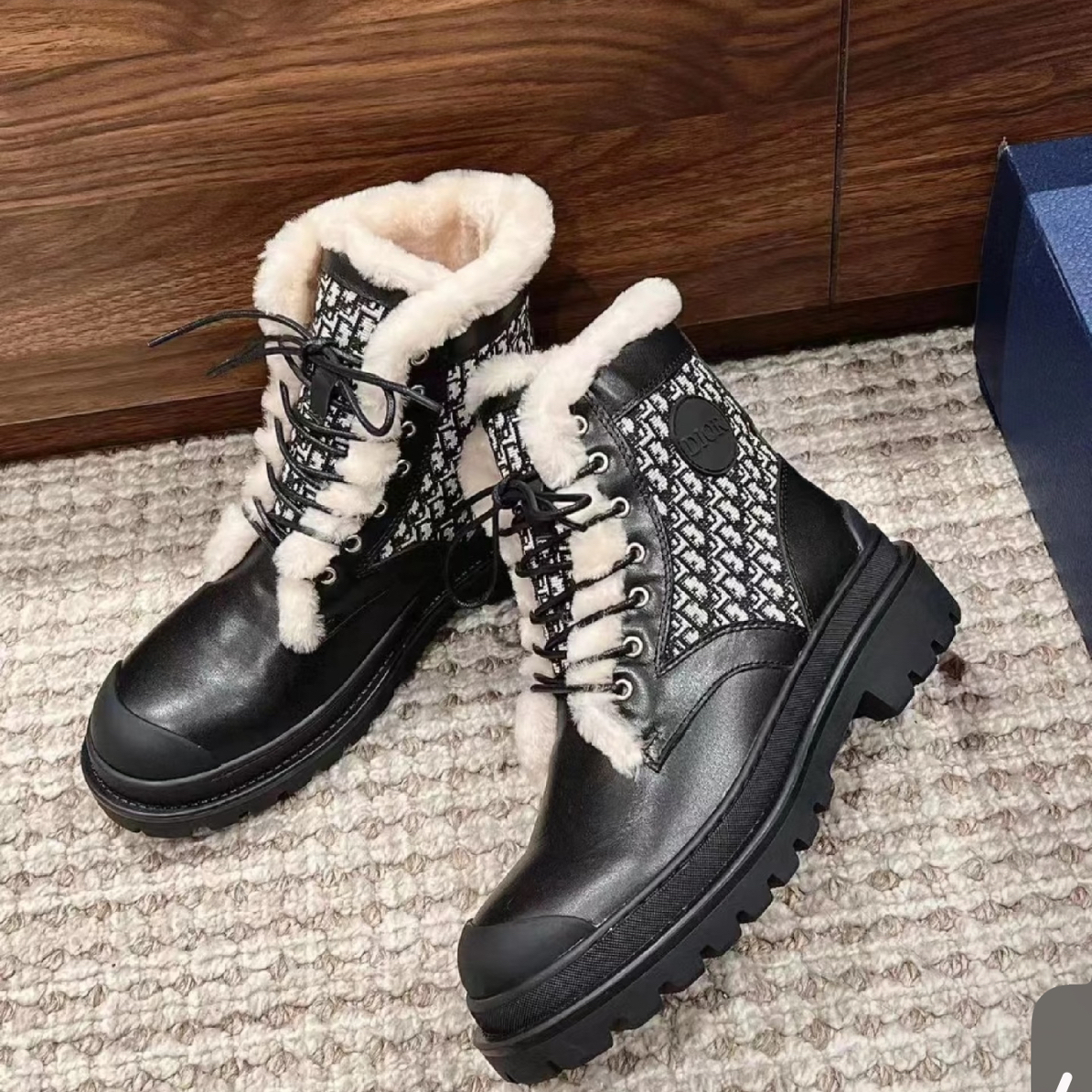 99新 DIOR/迪奥 迪奥黑色印花加绒短靴 39码 