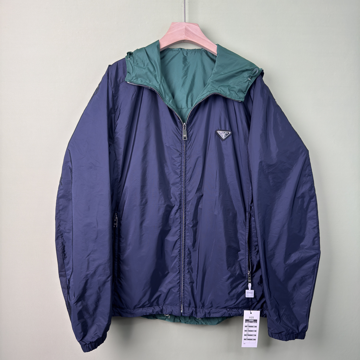 99新 Prada/普拉达 蓝绿双面双三角标秋冬连帽夹克/58/（180-220）